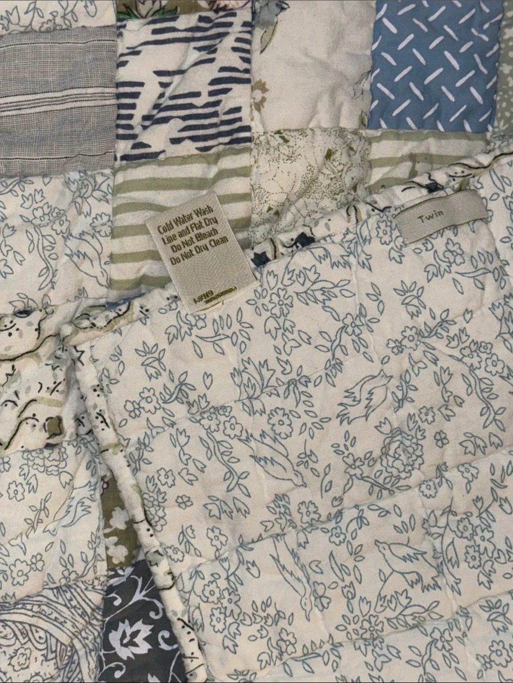 [EUC] GARNET HILL Postage Stamp Cotton Patchwork Quilt Twin Size